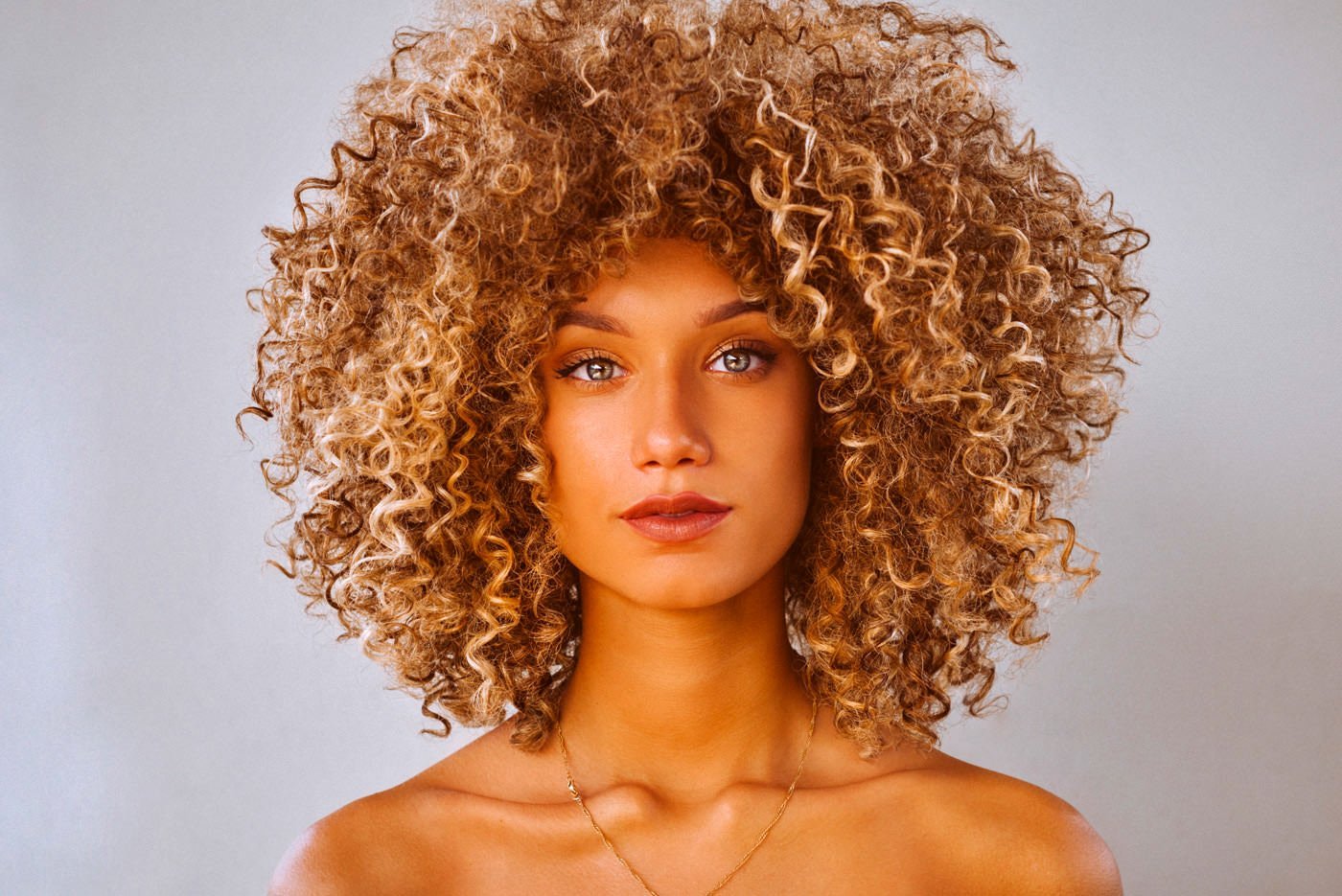 natürlich und authentisches Fashionportrait aufgenommen von typischfotograf